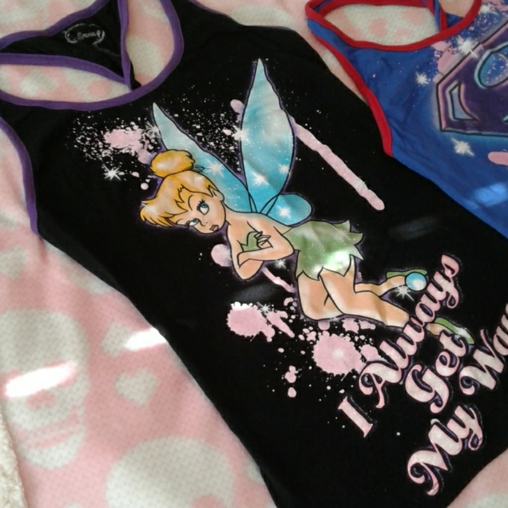Bundle of 2 cute tanks - Picture 2 of 5